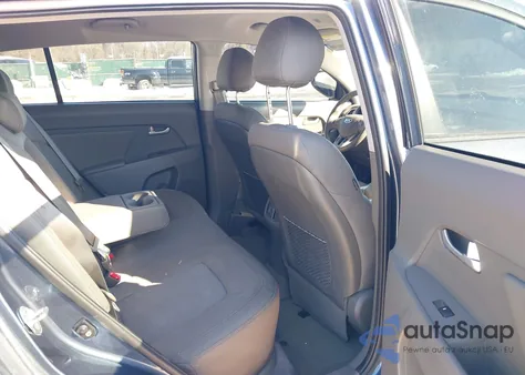 2015 Kia Sportage Lx z USA, uszkodzony, nr VIN KNDPBCAC9F7793608